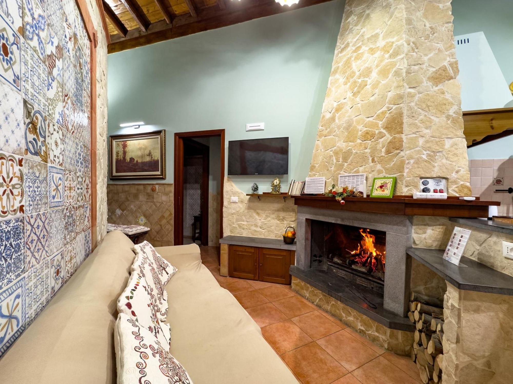 Villa Del Gelso Chalet Nel Parco Delletna ماسكالي المظهر الخارجي الصورة