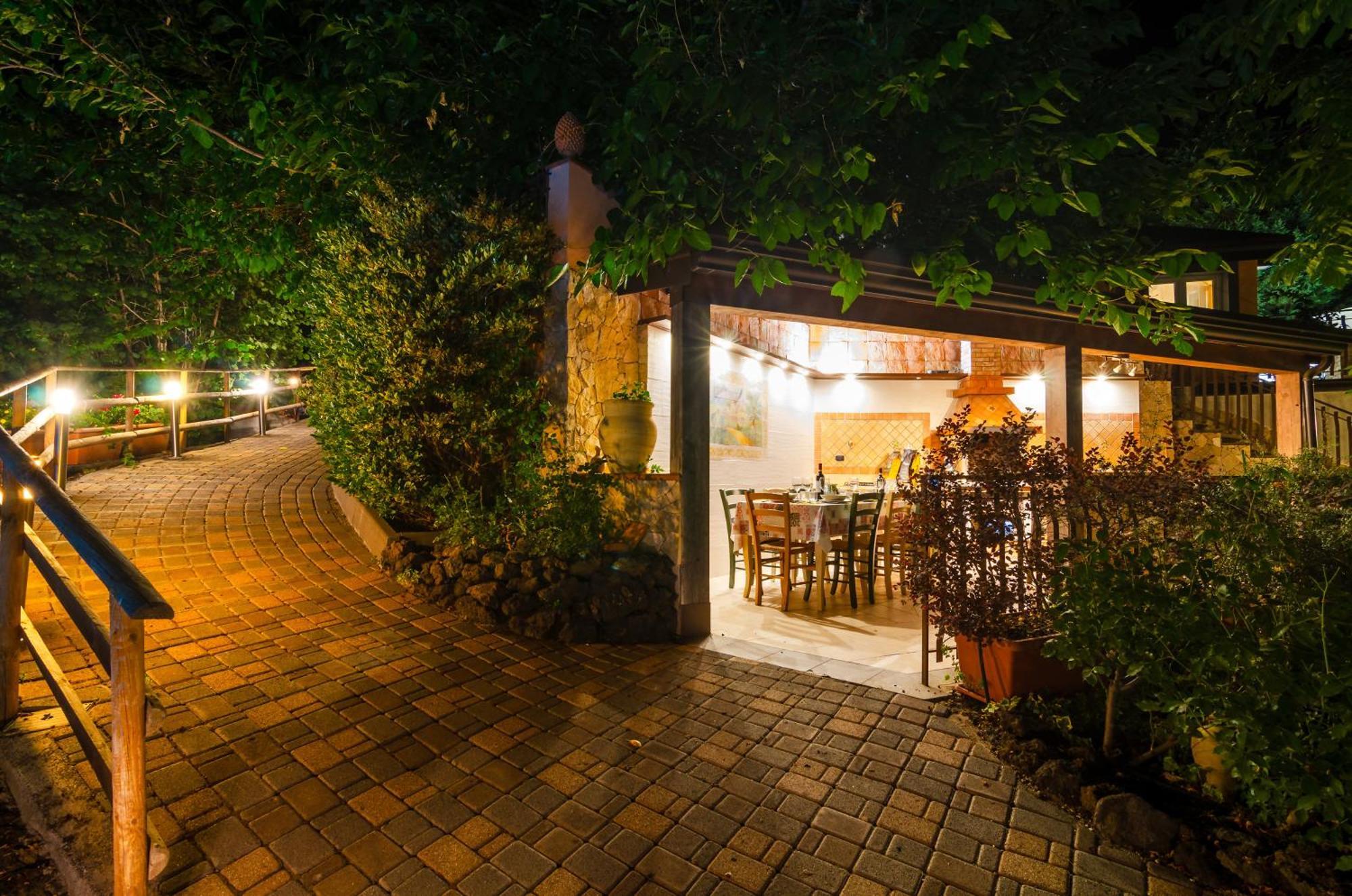 Villa Del Gelso Chalet Nel Parco Delletna ماسكالي المظهر الخارجي الصورة