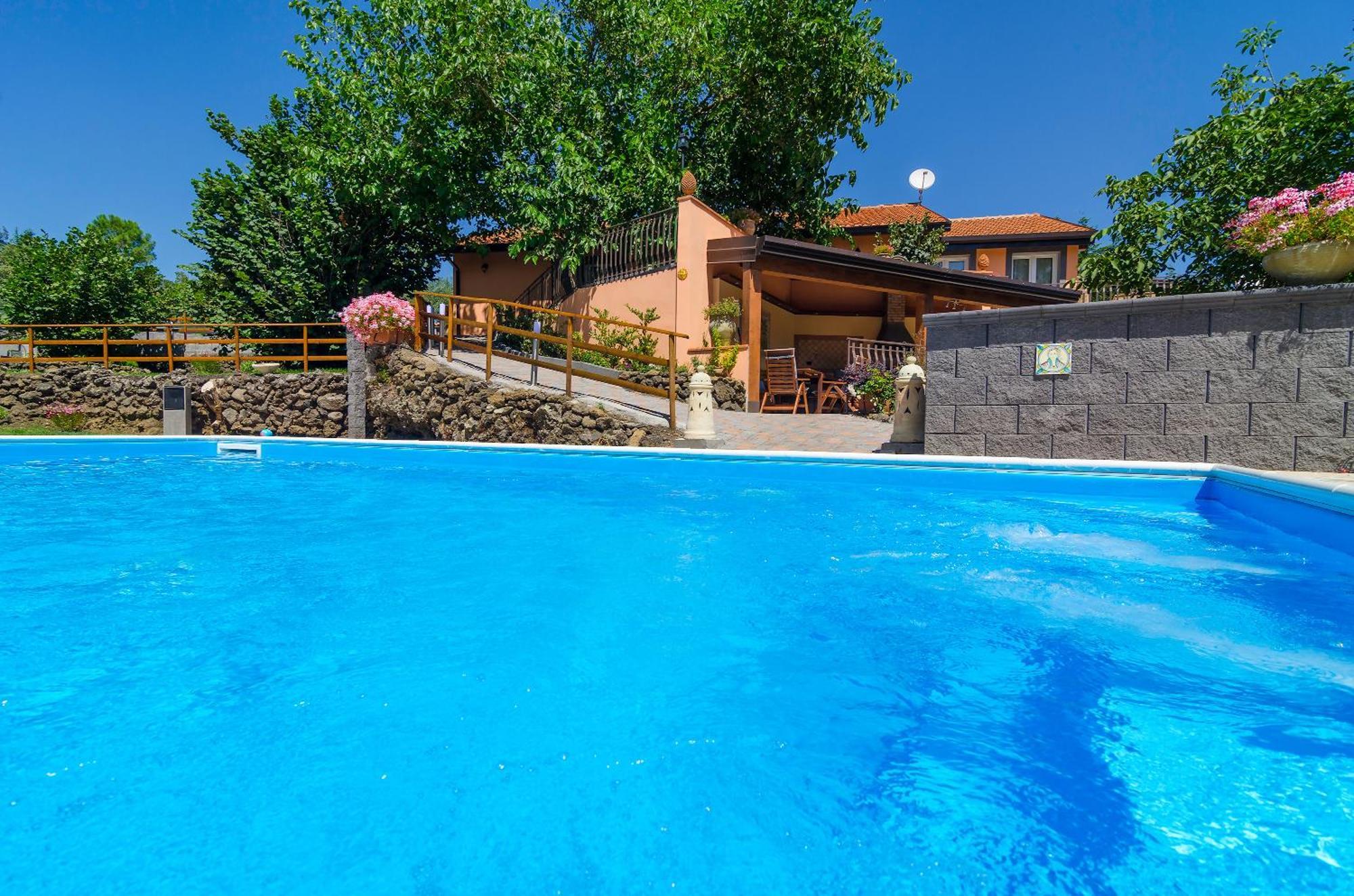 Villa Del Gelso Chalet Nel Parco Delletna ماسكالي المظهر الخارجي الصورة